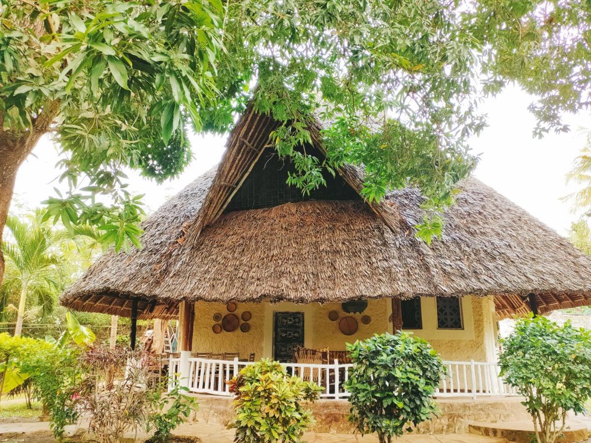 Upani In Diani Bed and Breakfast Diani Beach Εξωτερικό φωτογραφία