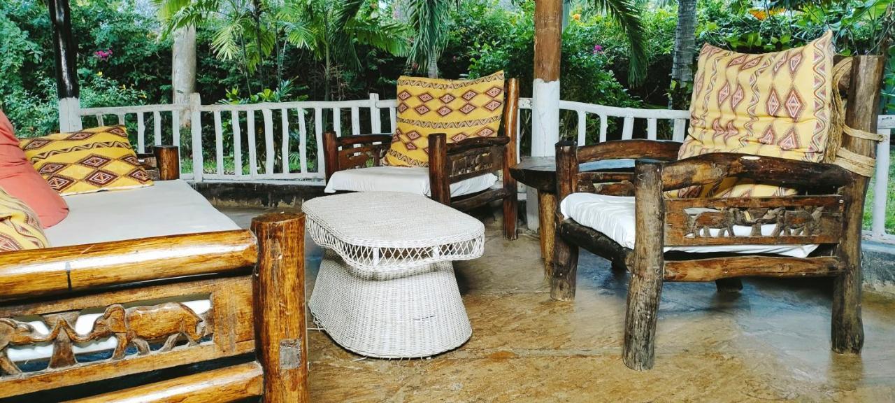 Upani In Diani Bed and Breakfast Diani Beach Εξωτερικό φωτογραφία