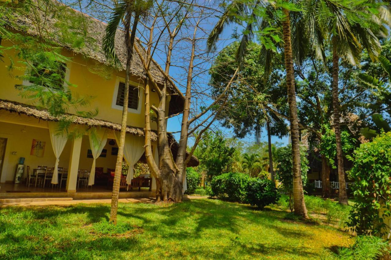 Upani In Diani Bed and Breakfast Diani Beach Εξωτερικό φωτογραφία