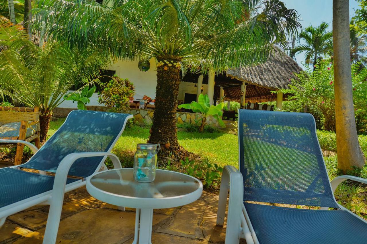 Upani In Diani Bed and Breakfast Diani Beach Εξωτερικό φωτογραφία