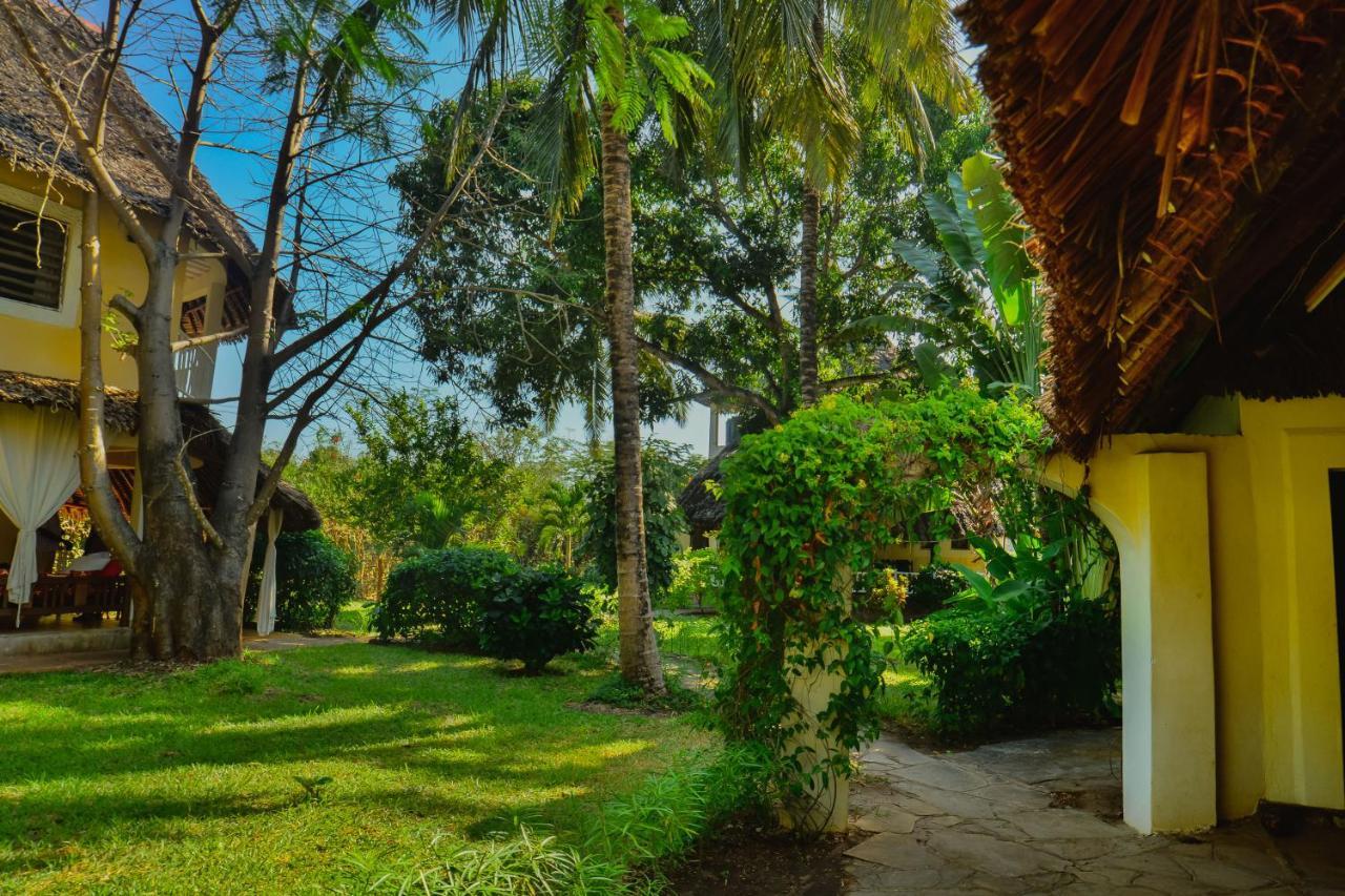 Upani In Diani Bed and Breakfast Diani Beach Εξωτερικό φωτογραφία